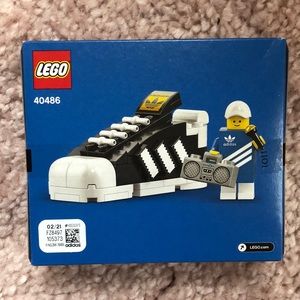 Mini Adidas Originals Superstar LEGO set
